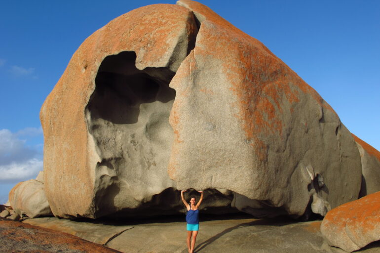 South Australia. Zachód słońca nad Remarkable Rocks.